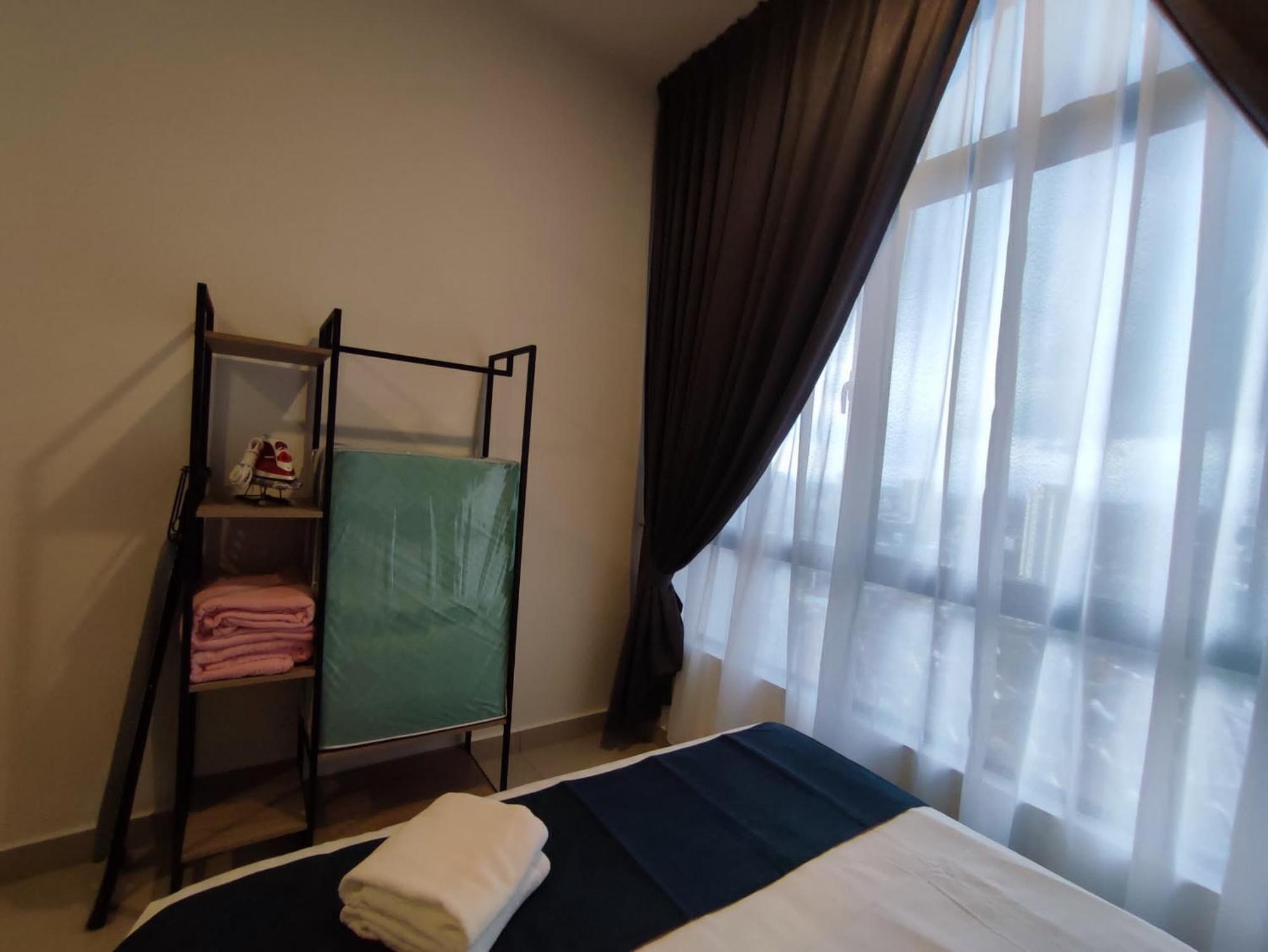 Twin Tower Johor Bahru By Glex Apartment Exterior photo